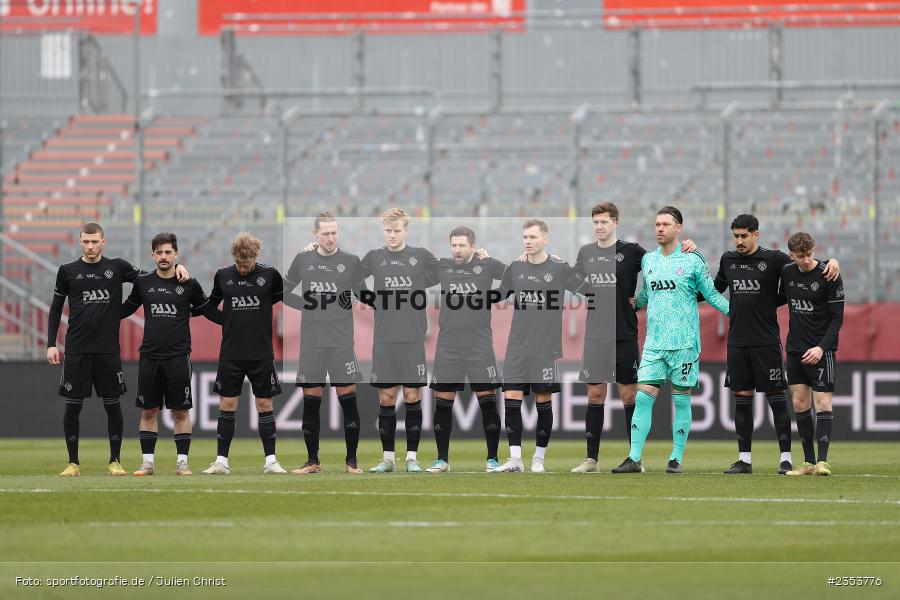 Team, Schweigeminute, AKON Arena, Würzburg, 11.03.2023, sport, action, BFV, Fussball, 27. Spieltag, Regionalliga Bayern, SVA, FWK, SV Viktoria Aschaffenburg, FC Würzburger Kickers - Bild-ID: 2353776