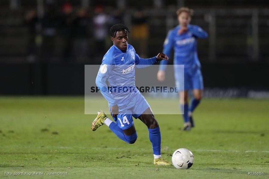 Jannik Ikendo Wanner, AKON Arena, Würzburg, 28.03.2023, sport, action, Fussball, BFV, BFV-Verbandspokal Halbfinale, FVI, FWK, FV Illertissen, FC Würzburger Kickers - Bild-ID: 2356131