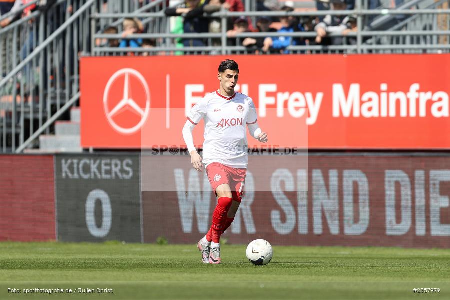 Ivan Franjic, AKON Arena, Würzburg, 10.04.2023, sport, action, BFV, Fussball, 30. Spieltag, Regionalliga Bayern, FVI, FWK, FV Illertissen, FC Würzburger Kickers - Bild-ID: 2357979