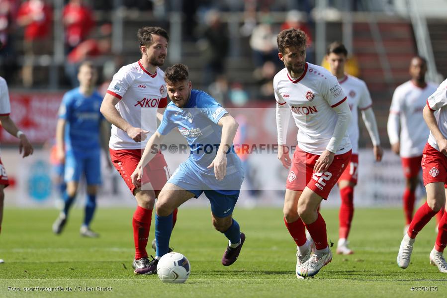 Yannick Glessing, AKON Arena, Würzburg, 10.04.2023, sport, action, BFV, Fussball, 30. Spieltag, Regionalliga Bayern, FVI, FWK, FV Illertissen, FC Würzburger Kickers - Bild-ID: 2358135