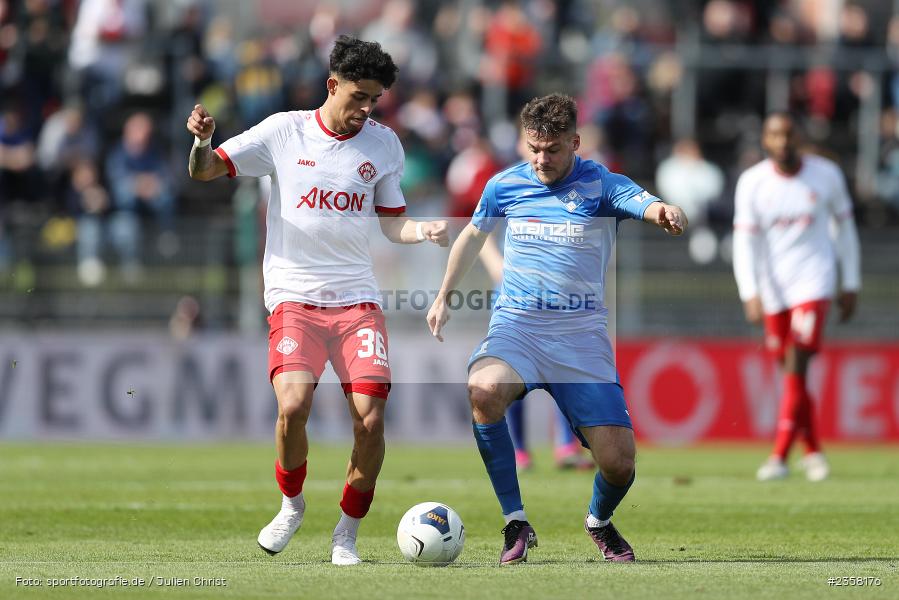 Yannick Glessing, AKON Arena, Würzburg, 10.04.2023, sport, action, BFV, Fussball, 30. Spieltag, Regionalliga Bayern, FVI, FWK, FV Illertissen, FC Würzburger Kickers - Bild-ID: 2358176
