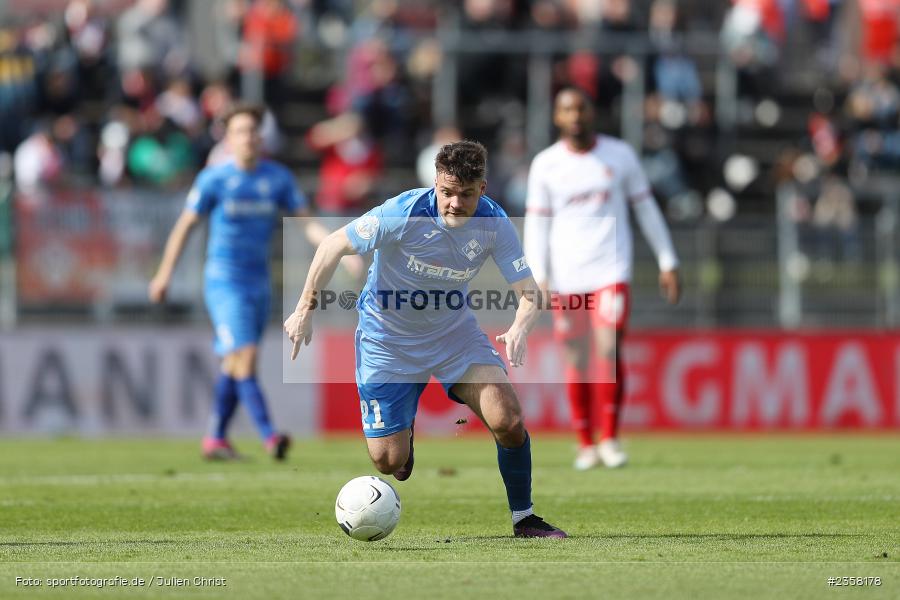 Yannick Glessing, AKON Arena, Würzburg, 10.04.2023, sport, action, BFV, Fussball, 30. Spieltag, Regionalliga Bayern, FVI, FWK, FV Illertissen, FC Würzburger Kickers - Bild-ID: 2358178