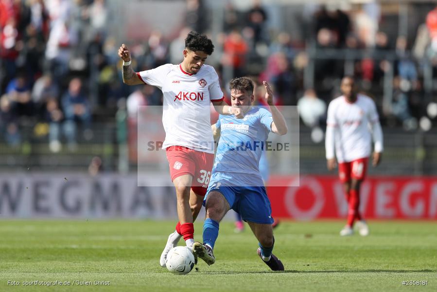 Yannick Glessing, AKON Arena, Würzburg, 10.04.2023, sport, action, BFV, Fussball, 30. Spieltag, Regionalliga Bayern, FVI, FWK, FV Illertissen, FC Würzburger Kickers - Bild-ID: 2358181