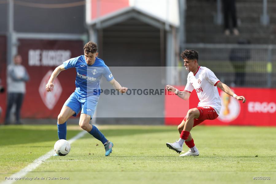Marco Gölz, AKON Arena, Würzburg, 10.04.2023, sport, action, BFV, Fussball, 30. Spieltag, Regionalliga Bayern, FVI, FWK, FV Illertissen, FC Würzburger Kickers - Bild-ID: 2358202