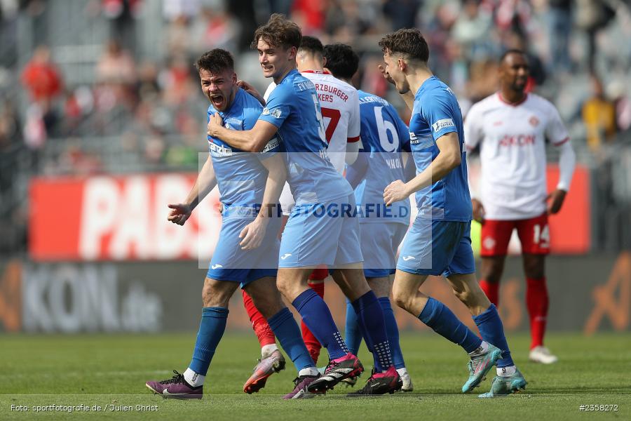 Yannick Glessing, AKON Arena, Würzburg, 10.04.2023, sport, action, BFV, Fussball, 30. Spieltag, Regionalliga Bayern, FVI, FWK, FV Illertissen, FC Würzburger Kickers - Bild-ID: 2358272