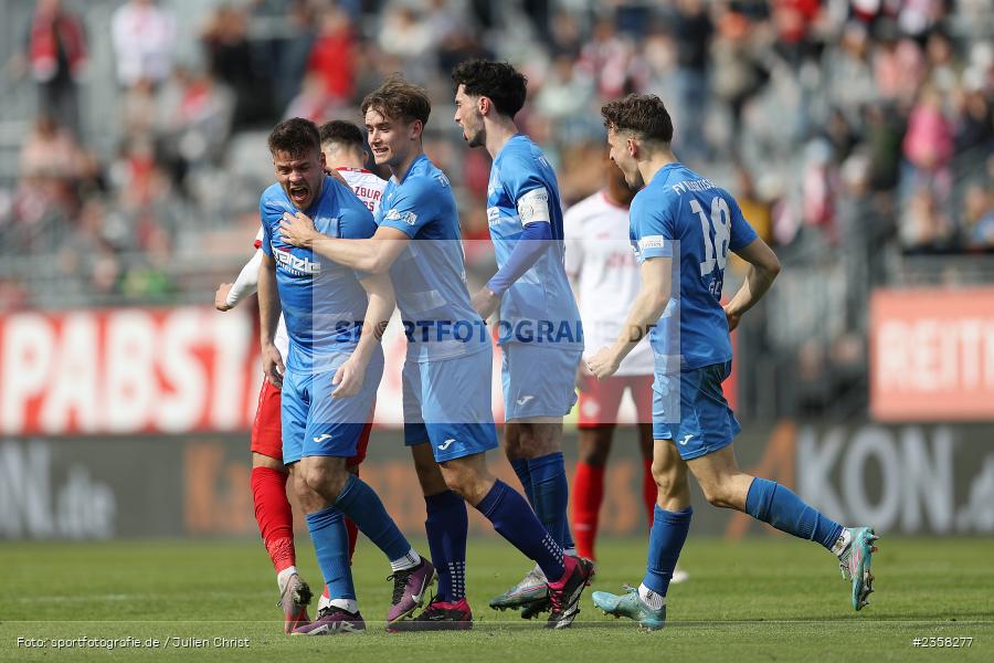 Yannick Glessing, AKON Arena, Würzburg, 10.04.2023, sport, action, BFV, Fussball, 30. Spieltag, Regionalliga Bayern, FVI, FWK, FV Illertissen, FC Würzburger Kickers - Bild-ID: 2358277