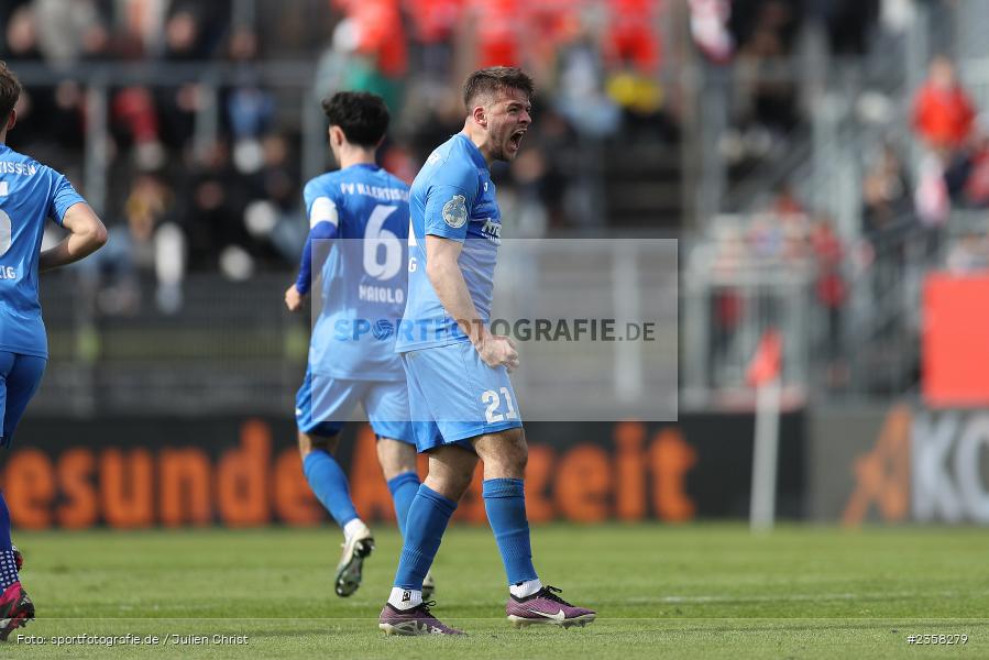 Yannick Glessing, AKON Arena, Würzburg, 10.04.2023, sport, action, BFV, Fussball, 30. Spieltag, Regionalliga Bayern, FVI, FWK, FV Illertissen, FC Würzburger Kickers - Bild-ID: 2358279