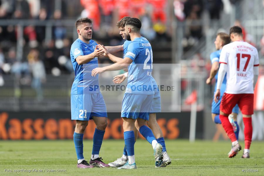 Yannick Glessing, AKON Arena, Würzburg, 10.04.2023, sport, action, BFV, Fussball, 30. Spieltag, Regionalliga Bayern, FVI, FWK, FV Illertissen, FC Würzburger Kickers - Bild-ID: 2358284