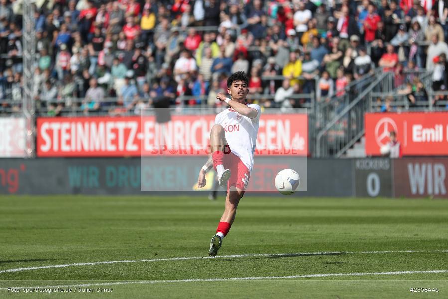 Andre Leipold, AKON Arena, Würzburg, 10.04.2023, sport, action, BFV, Fussball, 30. Spieltag, Regionalliga Bayern, FVI, FWK, FV Illertissen, FC Würzburger Kickers - Bild-ID: 2358446