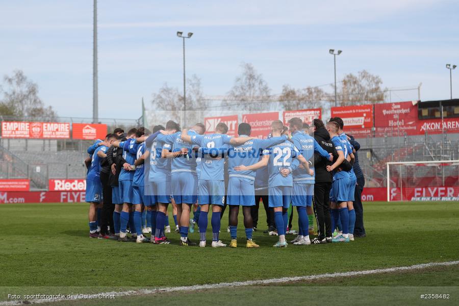 Mannschaftskreis, AKON Arena, Würzburg, 10.04.2023, sport, action, BFV, Fussball, 30. Spieltag, Regionalliga Bayern, FVI, FWK, FV Illertissen, FC Würzburger Kickers - Bild-ID: 2358482