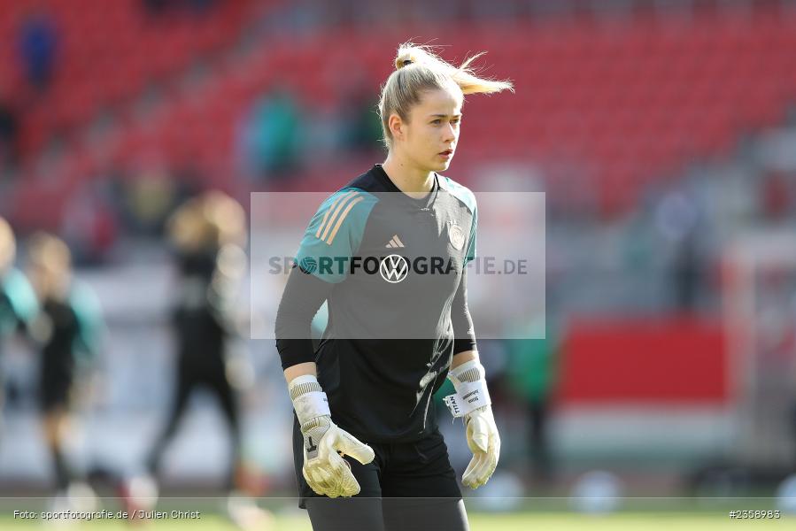 Stina Johannes, Max-Morlock-Stadion, Nürnberg, 12.04.2023, sport, action, Fussball, DFB, FIFA, UEFA, Freundschaftsspiel, BRA, GER, Frauen-Nationalmannschaft, Brasilien, Deutschland - Bild-ID: 2358983