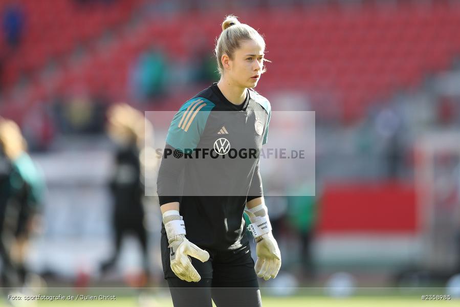 Stina Johannes, Max-Morlock-Stadion, Nürnberg, 12.04.2023, sport, action, Fussball, DFB, FIFA, UEFA, Freundschaftsspiel, BRA, GER, Frauen-Nationalmannschaft, Brasilien, Deutschland - Bild-ID: 2358985