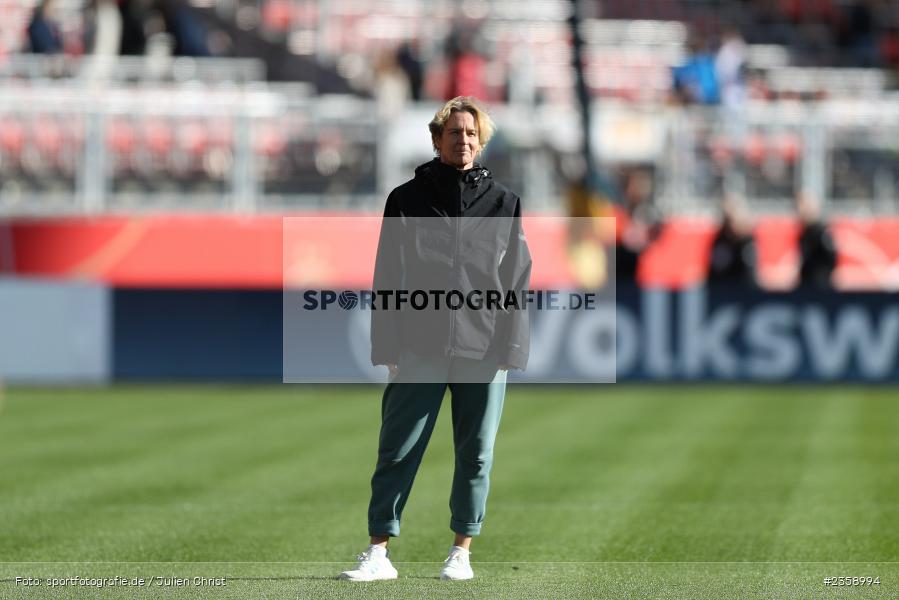 Martina Voss-Tecklenburg, Max-Morlock-Stadion, Nürnberg, 12.04.2023, sport, action, Fussball, DFB, FIFA, UEFA, Freundschaftsspiel, BRA, GER, Frauen-Nationalmannschaft, Brasilien, Deutschland - Bild-ID: 2358994 Martina Voss-Tecklenburg, Max-Morlock-Stadion, Nürnberg, 12.04.2023, sport, action, Fussball, DFB, FIFA, UEFA, Freundschaftsspiel, BRA, GER, Frauen-Nationalmannschaft, Brasilien, Deutschland - Bild-ID: 2358994