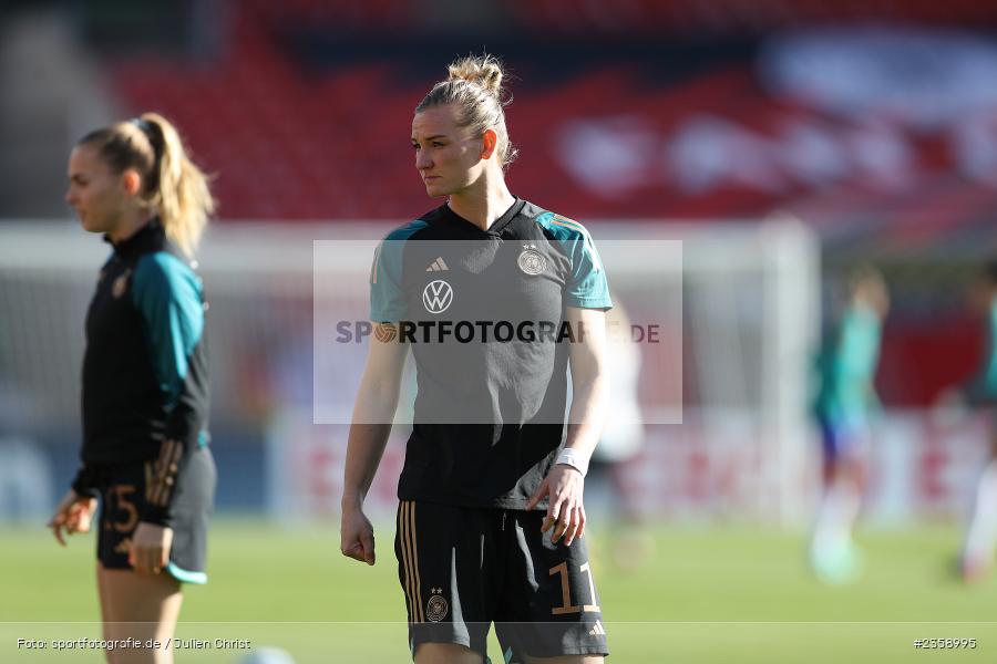 Alexandra Popp, Max-Morlock-Stadion, Nürnberg, 12.04.2023, sport, action, Fussball, DFB, FIFA, UEFA, Freundschaftsspiel, BRA, GER, Frauen-Nationalmannschaft, Brasilien, Deutschland - Bild-ID: 2358995 Alexandra Popp, Max-Morlock-Stadion, Nürnberg, 12.04.2023, sport, action, Fussball, DFB, FIFA, UEFA, Freundschaftsspiel, BRA, GER, Frauen-Nationalmannschaft, Brasilien, Deutschland - Bild-ID: 2358995