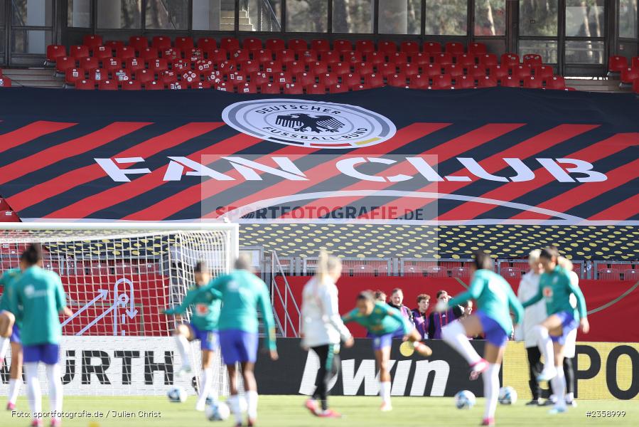 Max-Morlock-Stadion, Nürnberg, 12.04.2023, sport, action, Fussball, DFB, FIFA, UEFA, Freundschaftsspiel, BRA, GER, Frauen-Nationalmannschaft, Brasilien, Deutschland - Bild-ID: 2358999 Max-Morlock-Stadion, Nürnberg, 12.04.2023, sport, action, Fussball, DFB, FIFA, UEFA, Freundschaftsspiel, BRA, GER, Frauen-Nationalmannschaft, Brasilien, Deutschland - Bild-ID: 2358999