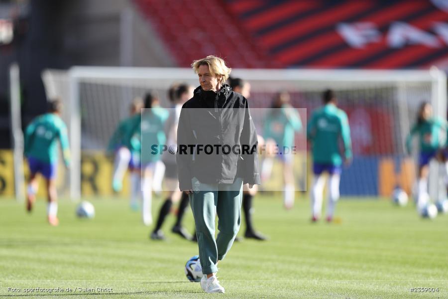 Martina Voss-Tecklenburg, Max-Morlock-Stadion, Nürnberg, 12.04.2023, sport, action, Fussball, DFB, FIFA, UEFA, Freundschaftsspiel, BRA, GER, Frauen-Nationalmannschaft, Brasilien, Deutschland - Bild-ID: 2359004 Martina Voss-Tecklenburg, Max-Morlock-Stadion, Nürnberg, 12.04.2023, sport, action, Fussball, DFB, FIFA, UEFA, Freundschaftsspiel, BRA, GER, Frauen-Nationalmannschaft, Brasilien, Deutschland - Bild-ID: 2359004