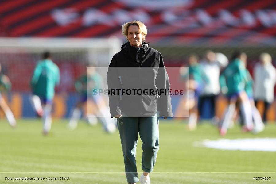 Martina Voss-Tecklenburg, Max-Morlock-Stadion, Nürnberg, 12.04.2023, sport, action, Fussball, DFB, FIFA, UEFA, Freundschaftsspiel, BRA, GER, Frauen-Nationalmannschaft, Brasilien, Deutschland - Bild-ID: 2359007 Martina Voss-Tecklenburg, Max-Morlock-Stadion, Nürnberg, 12.04.2023, sport, action, Fussball, DFB, FIFA, UEFA, Freundschaftsspiel, BRA, GER, Frauen-Nationalmannschaft, Brasilien, Deutschland - Bild-ID: 2359007