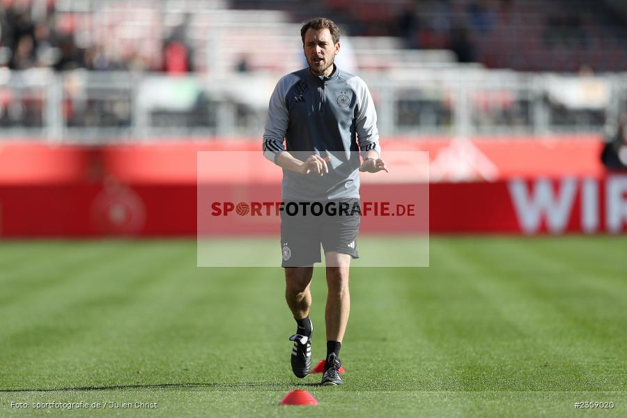 Julius Balsmeier, Max-Morlock-Stadion, Nürnberg, 12.04.2023, sport, action, Fussball, DFB, FIFA, UEFA, Freundschaftsspiel, BRA, GER, Frauen-Nationalmannschaft, Brasilien, Deutschland - Bild-ID: 2359020 Julius Balsmeier, Max-Morlock-Stadion, Nürnberg, 12.04.2023, sport, action, Fussball, DFB, FIFA, UEFA, Freundschaftsspiel, BRA, GER, Frauen-Nationalmannschaft, Brasilien, Deutschland - Bild-ID: 2359020