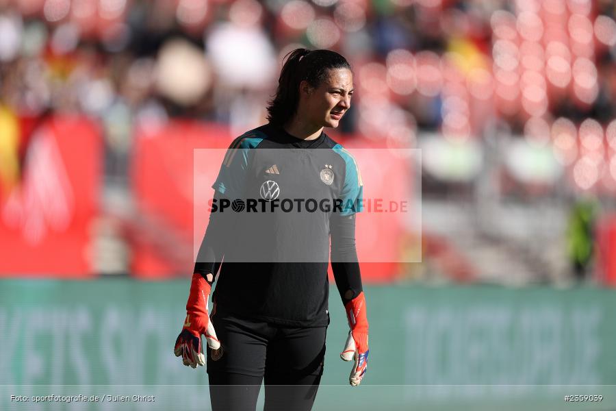 Maria Luisa Grohs, Max-Morlock-Stadion, Nürnberg, 12.04.2023, sport, action, Fussball, DFB, FIFA, UEFA, Freundschaftsspiel, BRA, GER, Frauen-Nationalmannschaft, Brasilien, Deutschland - Bild-ID: 2359039