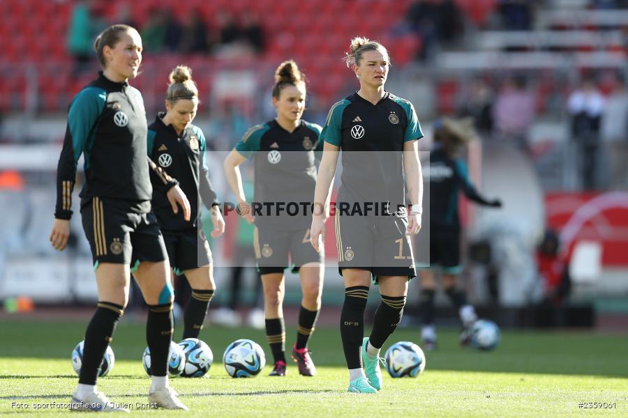 Alexandra Popp, Max-Morlock-Stadion, Nürnberg, 12.04.2023, sport, action, Fussball, DFB, FIFA, UEFA, Freundschaftsspiel, BRA, GER, Frauen-Nationalmannschaft, Brasilien, Deutschland - Bild-ID: 2359061