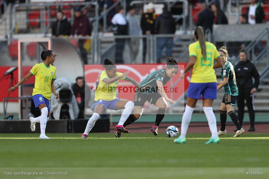 Lena Sophie Oberdorf, Max-Morlock-Stadion, Nürnberg, 12.04.2023, sport, action, Fussball, DFB, FIFA, UEFA, Freundschaftsspiel, BRA, GER, Frauen-Nationalmannschaft, Brasilien, Deutschland - Bild-ID: 2359064