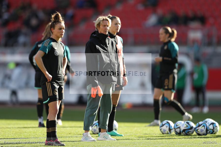 Martina Voss-Tecklenburg, Max-Morlock-Stadion, Nürnberg, 12.04.2023, sport, action, Fussball, DFB, FIFA, UEFA, Freundschaftsspiel, BRA, GER, Frauen-Nationalmannschaft, Brasilien, Deutschland - Bild-ID: 2359070