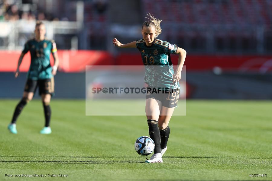 Klara Bühl, Max-Morlock-Stadion, Nürnberg, 12.04.2023, sport, action, Fussball, DFB, FIFA, UEFA, Freundschaftsspiel, BRA, GER, Frauen-Nationalmannschaft, Brasilien, Deutschland - Bild-ID: 2359085
