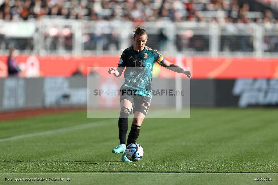 Alexandra Popp, Max-Morlock-Stadion, Nürnberg, 12.04.2023, sport, action, Fussball, DFB, FIFA, UEFA, Freundschaftsspiel, BRA, GER, Frauen-Nationalmannschaft, Brasilien, Deutschland - Bild-ID: 2359088