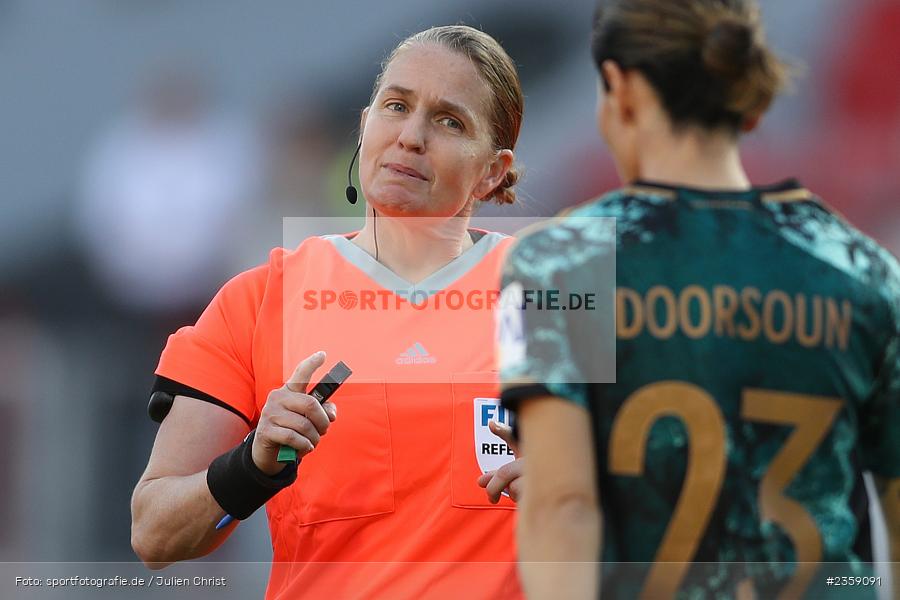 Esther Staubli, Max-Morlock-Stadion, Nürnberg, 12.04.2023, sport, action, Fussball, DFB, FIFA, UEFA, Freundschaftsspiel, BRA, GER, Frauen-Nationalmannschaft, Brasilien, Deutschland - Bild-ID: 2359091
