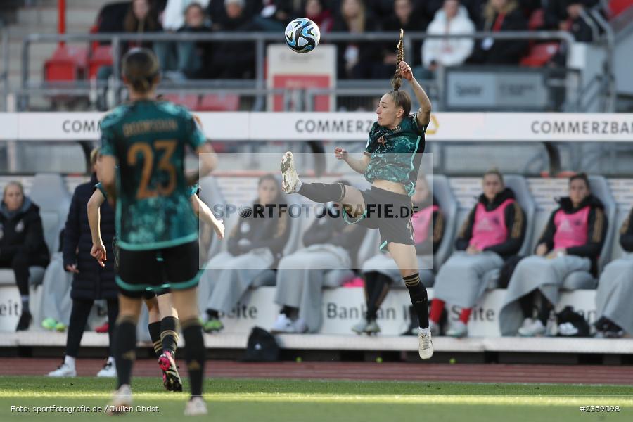 Sophia Kleinherne, Max-Morlock-Stadion, Nürnberg, 12.04.2023, sport, action, Fussball, DFB, FIFA, UEFA, Freundschaftsspiel, BRA, GER, Frauen-Nationalmannschaft, Brasilien, Deutschland - Bild-ID: 2359098