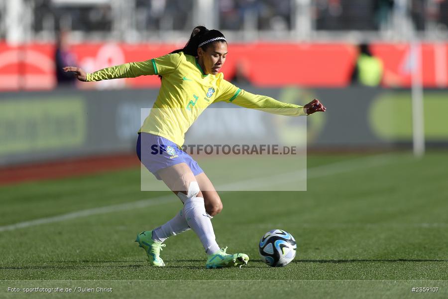 Antonia Silva, Max-Morlock-Stadion, Nürnberg, 12.04.2023, sport, action, Fussball, DFB, FIFA, UEFA, Freundschaftsspiel, BRA, GER, Frauen-Nationalmannschaft, Brasilien, Deutschland - Bild-ID: 2359107