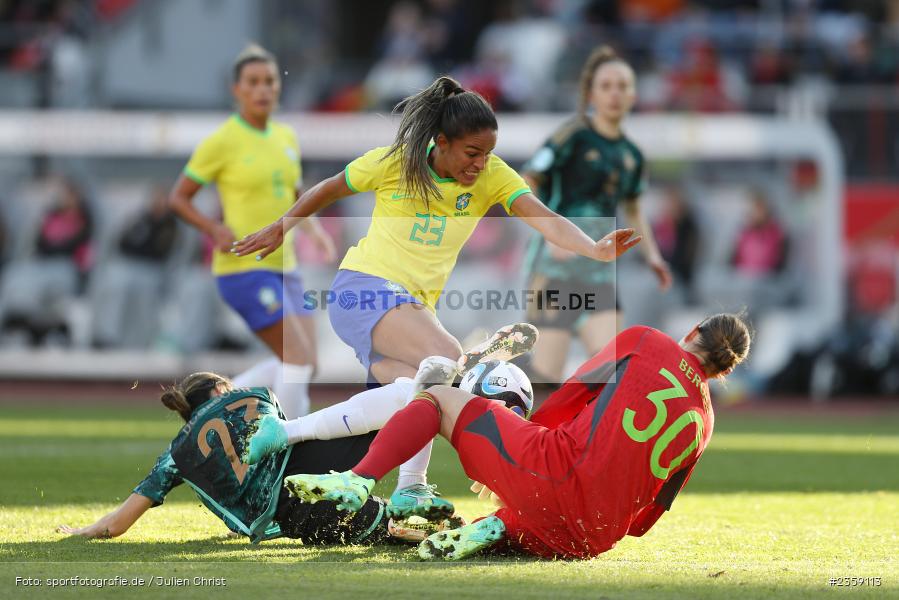Gabi Nunes, Max-Morlock-Stadion, Nürnberg, 12.04.2023, sport, action, Fussball, DFB, FIFA, UEFA, Freundschaftsspiel, BRA, GER, Frauen-Nationalmannschaft, Brasilien, Deutschland - Bild-ID: 2359113