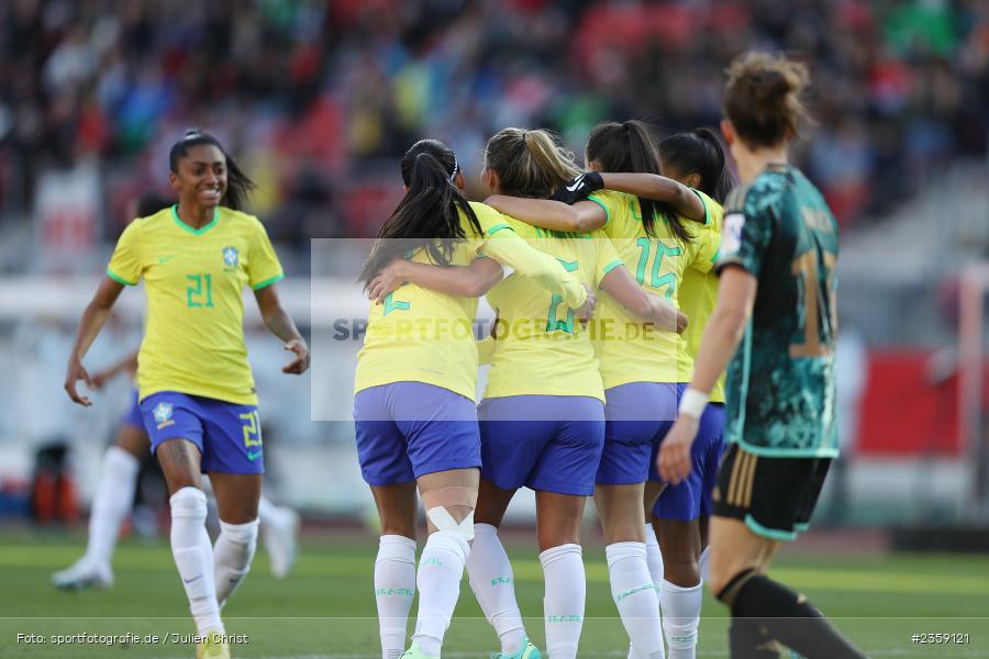 Tamires Britto, Max-Morlock-Stadion, Nürnberg, 12.04.2023, sport, action, Fussball, DFB, FIFA, UEFA, Freundschaftsspiel, BRA, GER, Frauen-Nationalmannschaft, Brasilien, Deutschland - Bild-ID: 2359121