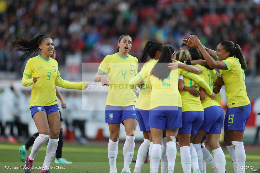 Kathellen Feitoza, Max-Morlock-Stadion, Nürnberg, 12.04.2023, sport, action, Fussball, DFB, FIFA, UEFA, Freundschaftsspiel, BRA, GER, Frauen-Nationalmannschaft, Brasilien, Deutschland - Bild-ID: 2359124