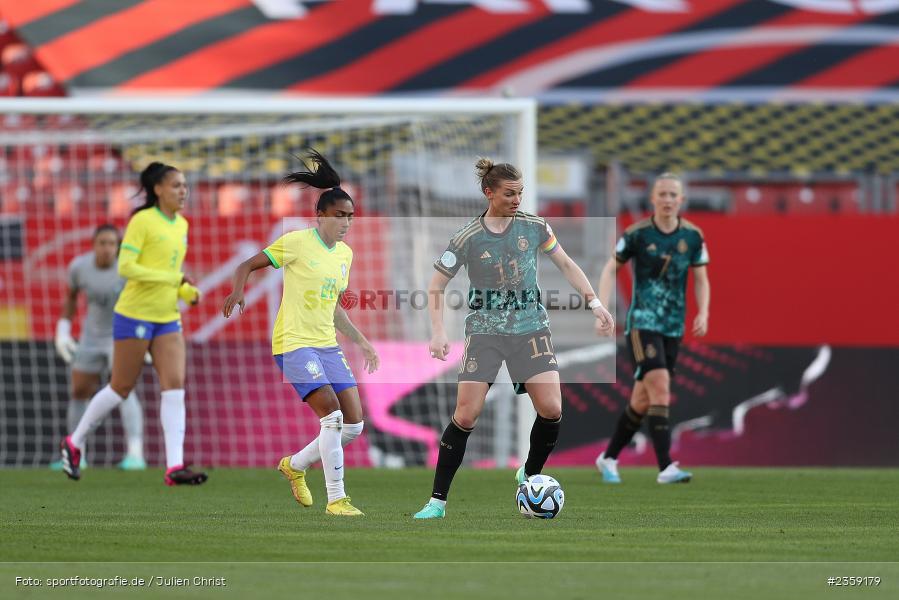 Alexandra Popp, Max-Morlock-Stadion, Nürnberg, 12.04.2023, sport, action, Fussball, DFB, FIFA, UEFA, Freundschaftsspiel, BRA, GER, Frauen-Nationalmannschaft, Brasilien, Deutschland - Bild-ID: 2359179
