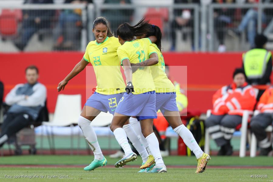 Gabi Nunes, Max-Morlock-Stadion, Nürnberg, 12.04.2023, sport, action, Fussball, DFB, FIFA, UEFA, Freundschaftsspiel, BRA, GER, Frauen-Nationalmannschaft, Brasilien, Deutschland - Bild-ID: 2359228