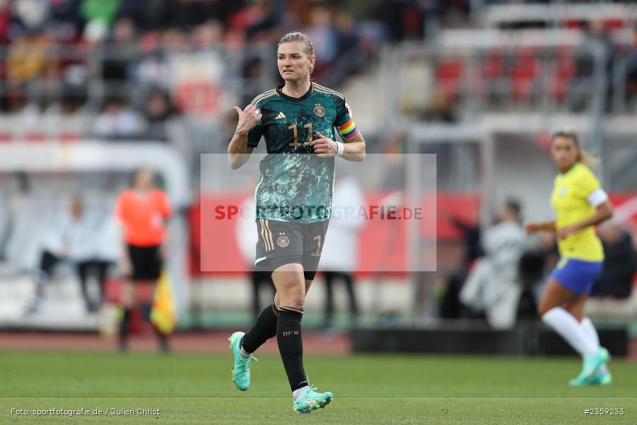 Alexandra Popp, Max-Morlock-Stadion, Nürnberg, 12.04.2023, sport, action, Fussball, DFB, FIFA, UEFA, Freundschaftsspiel, BRA, GER, Frauen-Nationalmannschaft, Brasilien, Deutschland - Bild-ID: 2359233