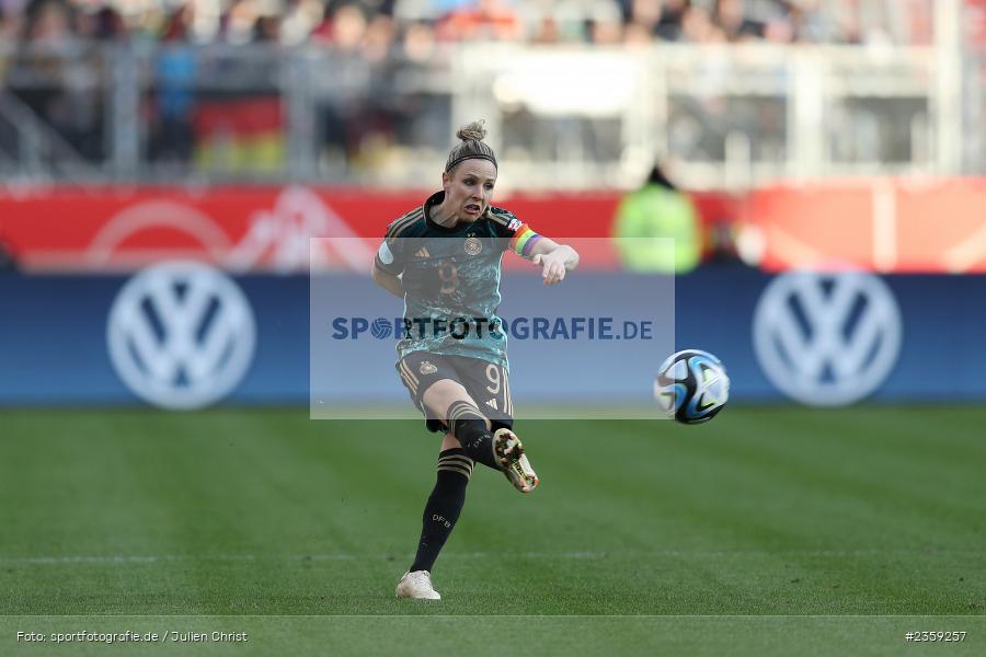 Svenja Huth, Max-Morlock-Stadion, Nürnberg, 12.04.2023, sport, action, Fussball, DFB, FIFA, UEFA, Freundschaftsspiel, BRA, GER, Frauen-Nationalmannschaft, Brasilien, Deutschland - Bild-ID: 2359257