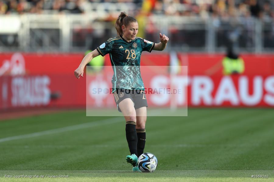 Sarai Linder, Max-Morlock-Stadion, Nürnberg, 12.04.2023, sport, action, Fussball, DFB, FIFA, UEFA, Freundschaftsspiel, BRA, GER, Frauen-Nationalmannschaft, Brasilien, Deutschland - Bild-ID: 2359262