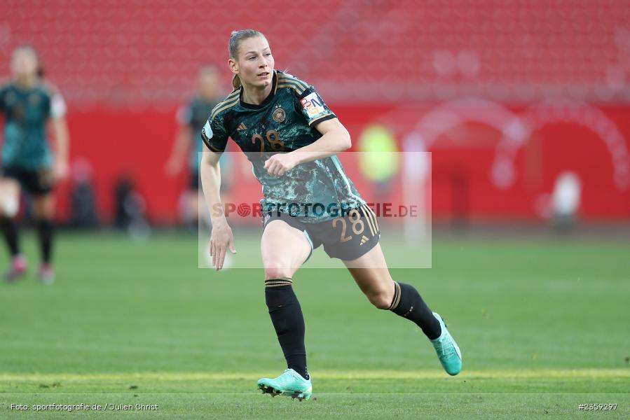 Sarai Linder, Max-Morlock-Stadion, Nürnberg, 12.04.2023, sport, action, Fussball, DFB, FIFA, UEFA, Freundschaftsspiel, BRA, GER, Frauen-Nationalmannschaft, Brasilien, Deutschland - Bild-ID: 2359297