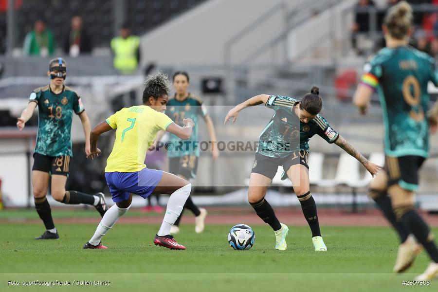 Dzsenifer Marozsán, Max-Morlock-Stadion, Nürnberg, 12.04.2023, sport, action, Fussball, DFB, FIFA, UEFA, Freundschaftsspiel, BRA, GER, Frauen-Nationalmannschaft, Brasilien, Deutschland - Bild-ID: 2359308