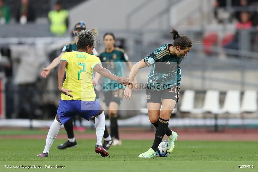 Dzsenifer Marozsán, Max-Morlock-Stadion, Nürnberg, 12.04.2023, sport, action, Fussball, DFB, FIFA, UEFA, Freundschaftsspiel, BRA, GER, Frauen-Nationalmannschaft, Brasilien, Deutschland - Bild-ID: 2359310
