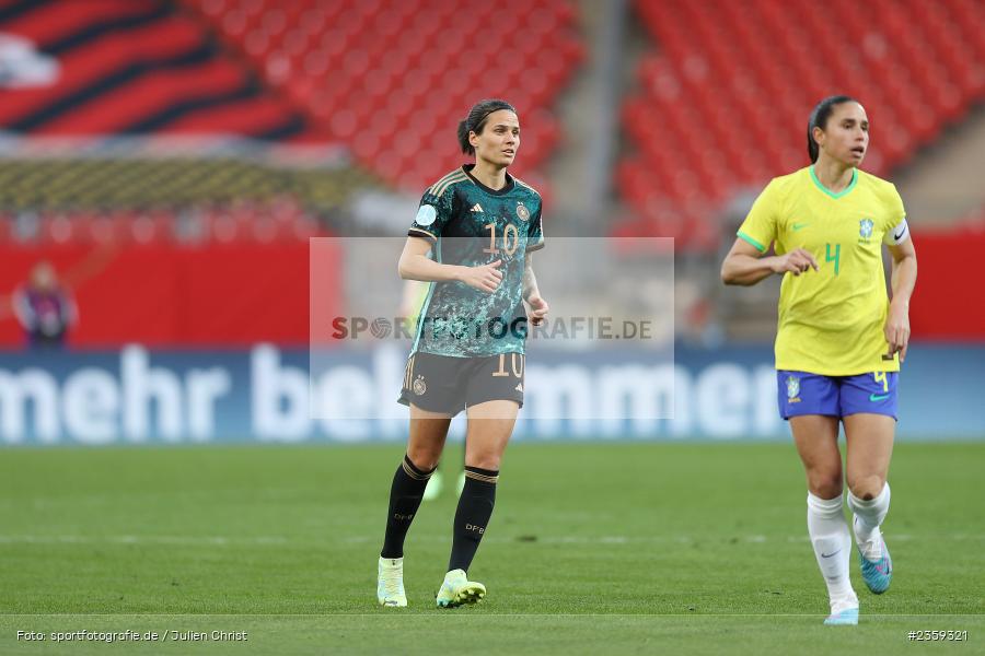 Dzsenifer Marozsán, Max-Morlock-Stadion, Nürnberg, 12.04.2023, sport, action, Fussball, DFB, FIFA, UEFA, Freundschaftsspiel, BRA, GER, Frauen-Nationalmannschaft, Brasilien, Deutschland - Bild-ID: 2359321