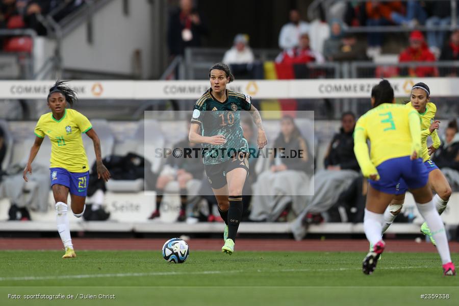 Dzsenifer Marozsán, Max-Morlock-Stadion, Nürnberg, 12.04.2023, sport, action, Fussball, DFB, FIFA, UEFA, Freundschaftsspiel, BRA, GER, Frauen-Nationalmannschaft, Brasilien, Deutschland - Bild-ID: 2359338