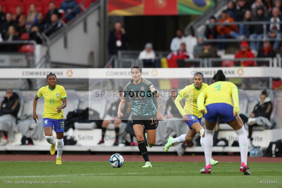 Dzsenifer Marozsán, Max-Morlock-Stadion, Nürnberg, 12.04.2023, sport, action, Fussball, DFB, FIFA, UEFA, Freundschaftsspiel, BRA, GER, Frauen-Nationalmannschaft, Brasilien, Deutschland - Bild-ID: 2359341