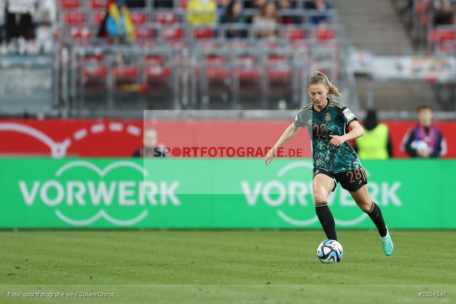 Sarai Linder, Max-Morlock-Stadion, Nürnberg, 12.04.2023, sport, action, Fussball, DFB, FIFA, UEFA, Freundschaftsspiel, BRA, GER, Frauen-Nationalmannschaft, Brasilien, Deutschland - Bild-ID: 2359347