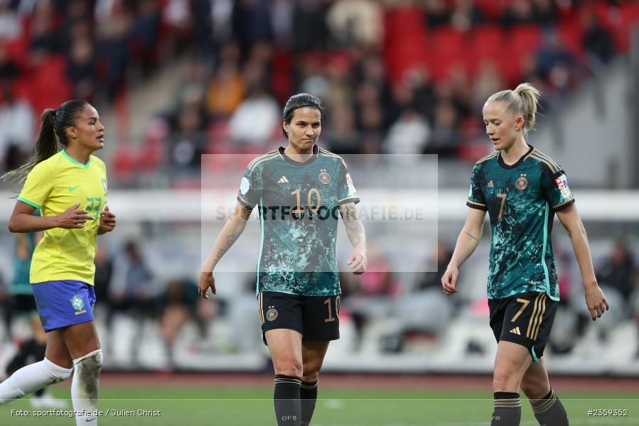 Dzsenifer Marozsán, Max-Morlock-Stadion, Nürnberg, 12.04.2023, sport, action, Fussball, DFB, FIFA, UEFA, Freundschaftsspiel, BRA, GER, Frauen-Nationalmannschaft, Brasilien, Deutschland - Bild-ID: 2359352