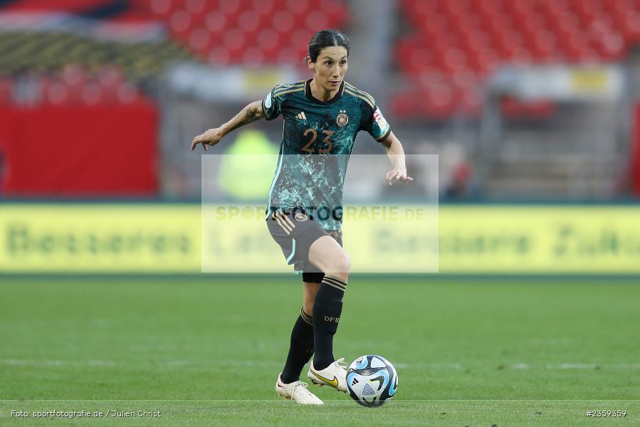 Sara Doorsoun, Max-Morlock-Stadion, Nürnberg, 12.04.2023, sport, action, Fussball, DFB, FIFA, UEFA, Freundschaftsspiel, BRA, GER, Frauen-Nationalmannschaft, Brasilien, Deutschland - Bild-ID: 2359359