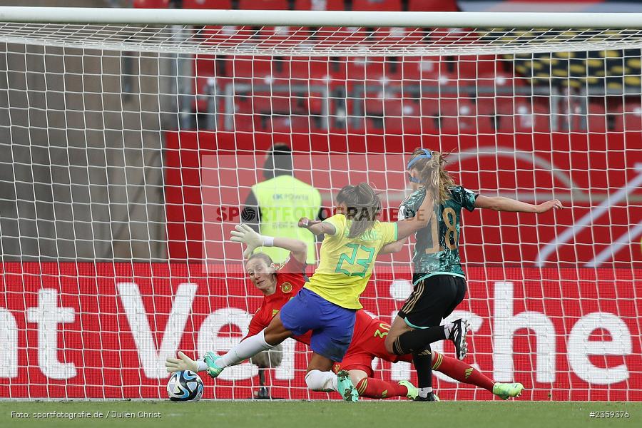 Ann-Katrin Berger, Max-Morlock-Stadion, Nürnberg, 12.04.2023, sport, action, Fussball, DFB, FIFA, UEFA, Freundschaftsspiel, BRA, GER, Frauen-Nationalmannschaft, Brasilien, Deutschland - Bild-ID: 2359376