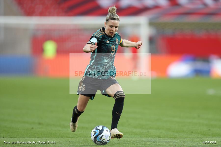 Svenja Huth, Max-Morlock-Stadion, Nürnberg, 12.04.2023, sport, action, Fussball, DFB, FIFA, UEFA, Freundschaftsspiel, BRA, GER, Frauen-Nationalmannschaft, Brasilien, Deutschland - Bild-ID: 2359382